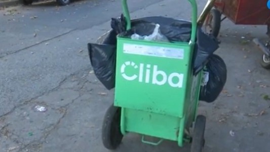 Un barrendero de Cliba fue atropellado en General Paz y Dorrego: lo salvó su carrito de trabajo