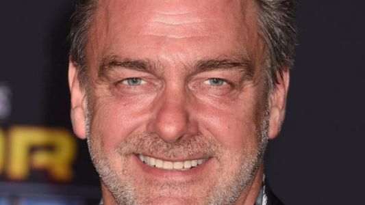 Murió Ray Stevenson, el actor de la saga de ‘Thor’, a los 58 años