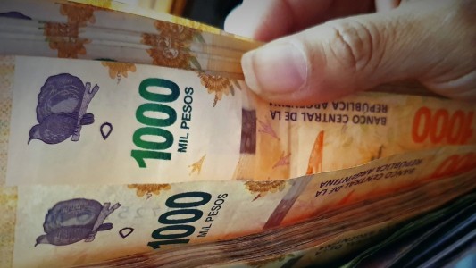 Esperando el medio aguinaldo: cuándo se paga y cómo se calcula