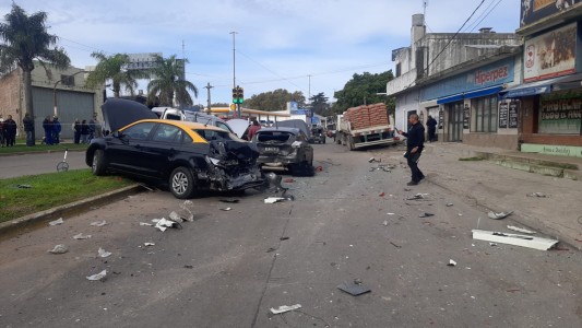 Video: camión sin frenos chocó nueve vehículos y dejó cinco heridos