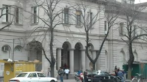 Abuso en La Plata: una joven fue al hospital por un dolor de panza y descubrieron que estaba embarazada