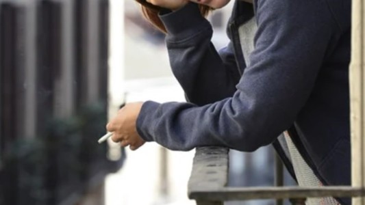 Rosario: fumaba en su balcón y fue herida por una esquirla de bala