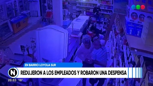 A punta de pistola y cuchilla, violento asalto a una despensa de Loyola Sur