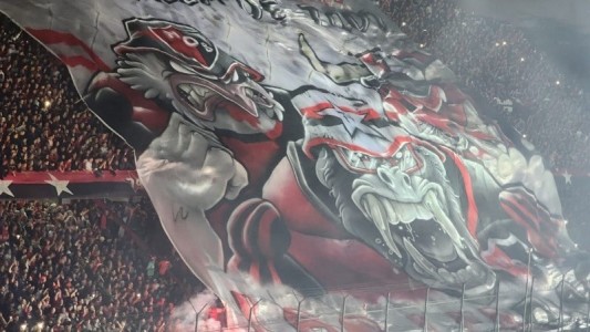 Video: detuvieron en Rosario a un sospechoso del trasladado de la bandera de "Los Monos" en la despedida de Maxi Rodríguez