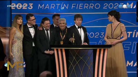 El recuerdo de Ariel Rodríguez Palacios a Guillermo "Cala" Calabrese al recibir su premio