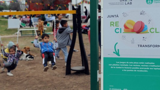 Ya se instalaron los juegos nuevos en la plaza de barrio San Agustín