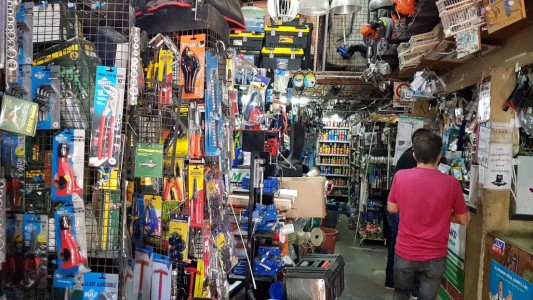 Aumentos diarios y falta de insumos: cómo golpea la economía a las ferreterías