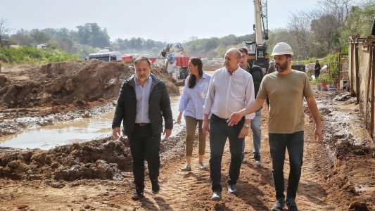 Omar Perotti recorrió los trabajos de estabilización de la cascada del Arroyo Saladillo