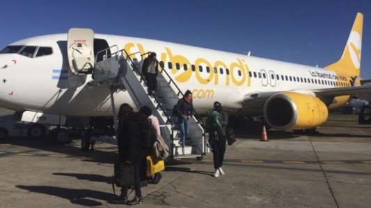 Un hombre se descompensó en un vuelo y murió en el aeropuerto de Neuquén