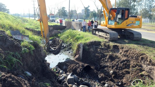 Comenzaron las tareas de acondicionamiento del canal Suipacha