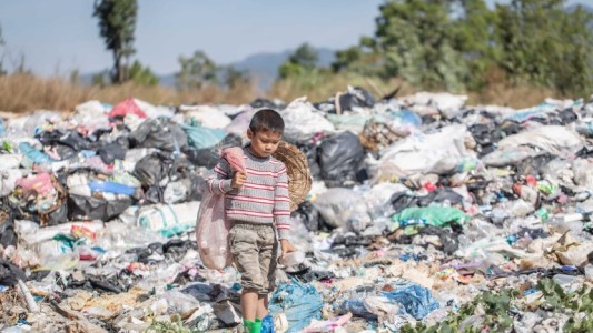 Aumenta la pobreza a pesar de que crece el empleo: hay 18 millones de pobres y 4 millones de indigentes