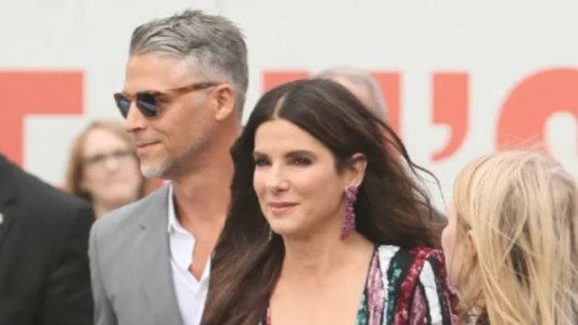 Murió Bryan Randall, el novio de Sandra Bullock: tenía 57 años y padecía ELA