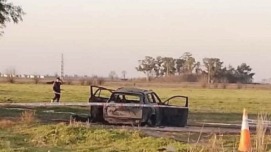 Hallaron dos cuerpos calcinados en Gálvez e investigan si se produjo un doble crimen