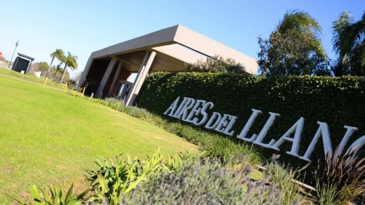 Investigan un robo en una vivienda del country Aires del Llano