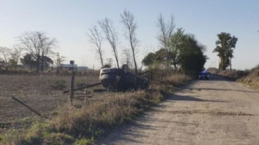 Nena de 12 años se llevó el auto de su papá, chocó contra un poste y murió