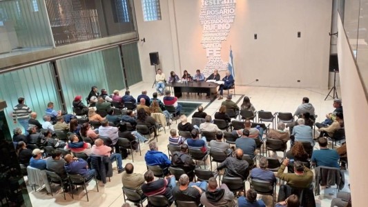 Debate y definiciones en el plenario de Festram