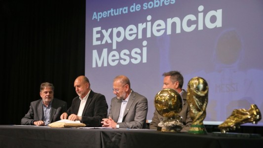 Perotti encabezó la licitación de “Experiencia Messi” en el Museo del Deporte de Rosario