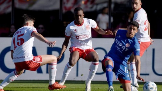 Unión pierde en el final del primer tiempo ante Estudiantes