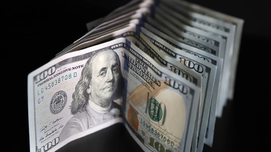 Dólar: el blue cerró a $750 y el CCL superó los $800 por primera vez