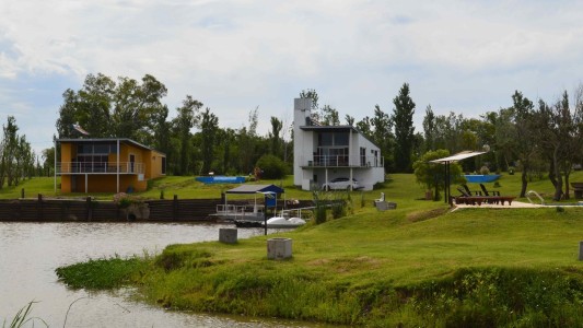 Cabañas en dólares y más de 100% de aumento: cuánto saldrá veranear en la costa