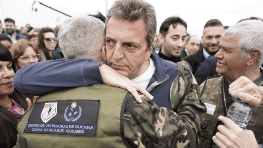 Sergio Massa: "Quiero que los pibes vayan con su notebook en la mochila, no con un arma"