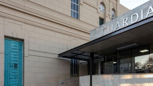 Balearon a un joven a metros de la cancha de Colón