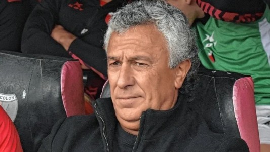 Pipo Gorosito se reunió con los dirigentes de Colón