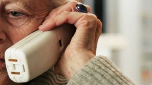 Le hizo el cuento del tío a una abuela de 85 años, le robó 23 mil dólares, pero quedó en libertad