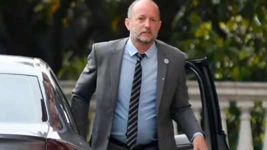 Identificaron más de 200 viajes al exterior de Insaurralde en los últimos 20 años