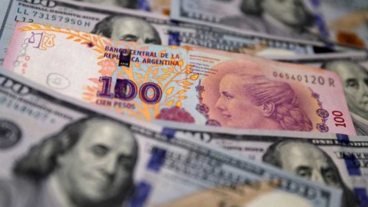 Llevan al 100% de impuesto a los dólares “turista”, “Qatar” y “solidario”