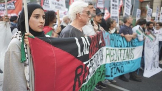 Organizaciones argentino-árabes realizan una movilización en apoyo a Palestina