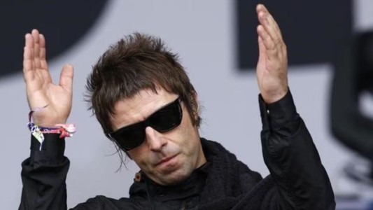 Liam Gallagher confirmó una gira por el 30° aniversario del disco "Definitely Maybe" de Oasis