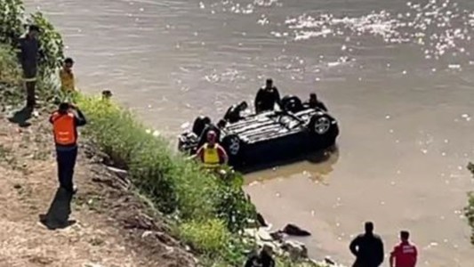 Hallan el cadáver del hombre que cayó con su auto al río Paraná desde la costanera de San Lorenzo