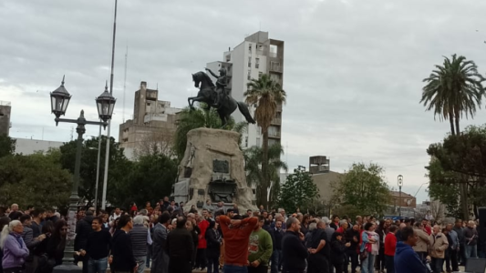 Santa Fe celebró los 40 años de democracia en Plaza San Martín