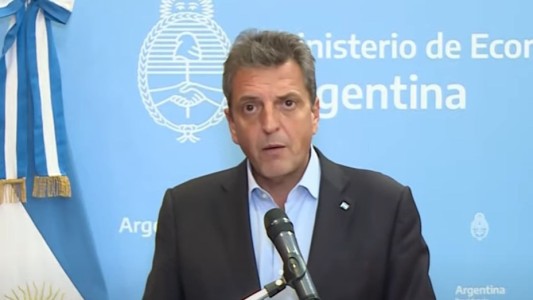 Massa anunció la suspensión de los impuestos que impactan en el precio de los combustibles