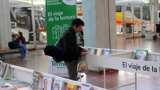 “Viaje de la lectura”: un proyecto innovador se instaló en la Terminal de Ómnibus