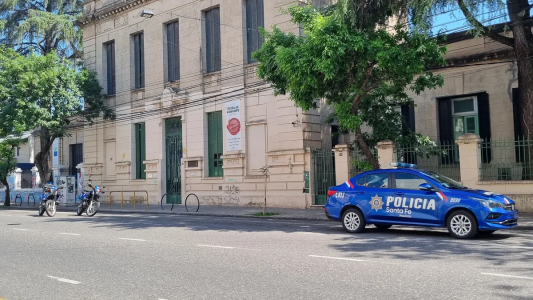 Rosario: un alumno llevó un revólver cargado a la escuela