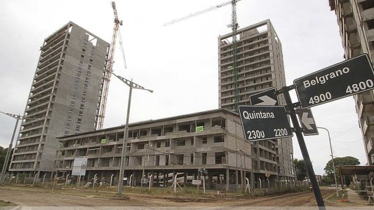 Avanza la construcción de viviendas en barrio Transporte y en el Parque Federal