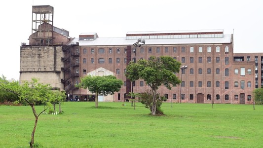 La Municipalidad firmó convenios para extender el uso de terrenos en la zona portuaria