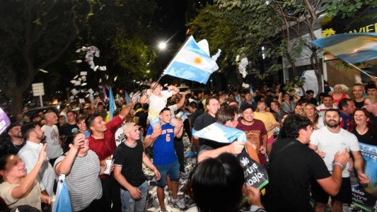 Videos: En Santa Fe hubo festejos por el triunfo electoral de Milei