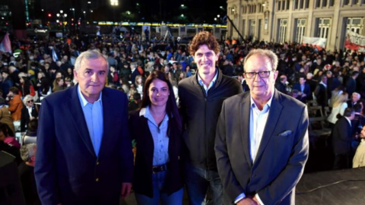 La UCR expresó "su disposición a la cooperación republicana" con Milei