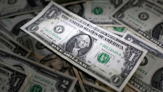 Para contener el dólar y retener reservas, Economía extiende el dólar exportador hasta fin de mandato