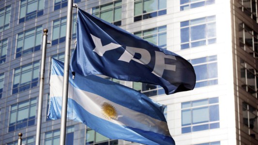 Fuerte avance de la bolsa porteña con acciones de YPF subiendo hasta un 35%