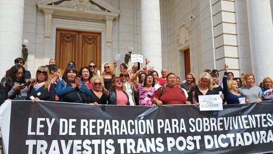 Acampe frente a Legislatura por la reparación a travestis y trans