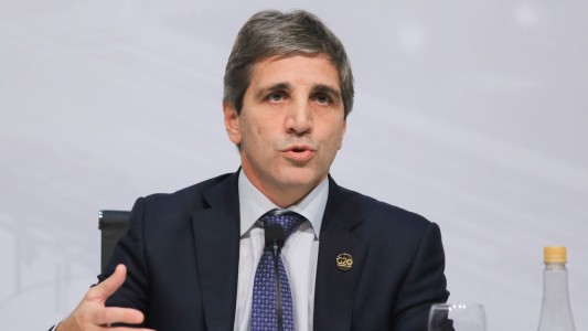 Caputo se reunió con banqueros por las Leliqs y dijo que el encuentro fue "excelente"