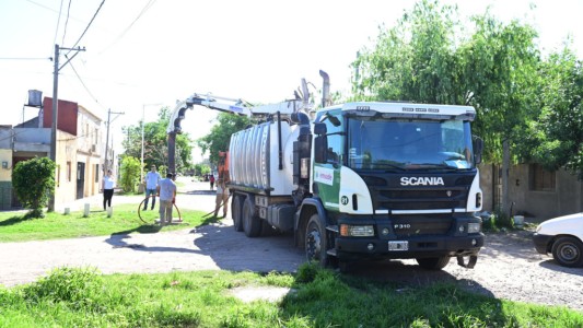 La Municipalidad continúa con la desobstrucción y limpieza de desagües pluviales