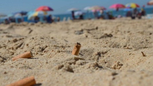 Rige la prohibición de fumar en las playas de Mar del Plata