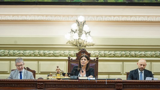 Juraron los nuevos diputados y diputadas: Clara García es la presidenta del cuerpo