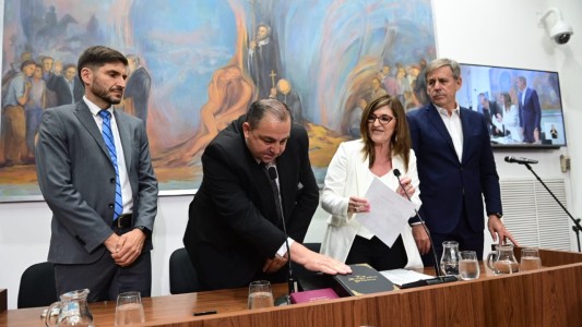 Juan Pablo Poletti asumió como intendente de Santa Fe