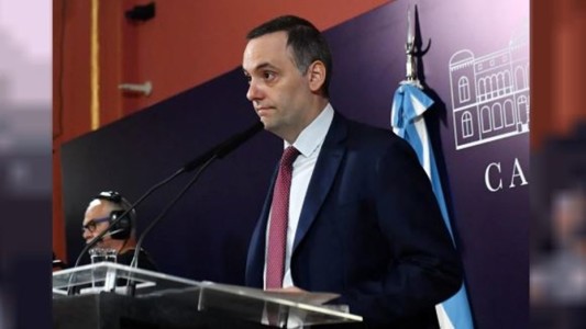 Adorni: "Este 1% de inflación diaria nos deja inmersos en una hiperinflación"